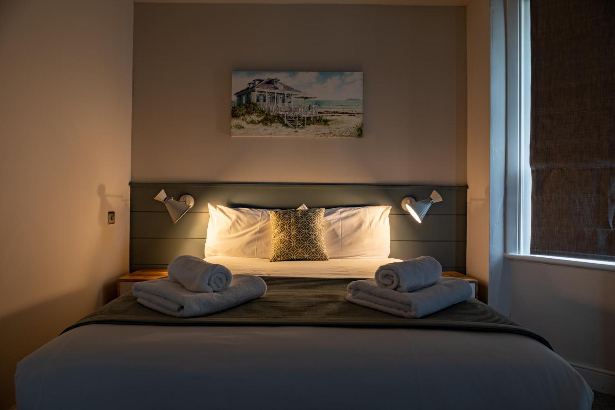The Bay Hotel เพเว็นซีย์ ภายนอก รูปภาพ