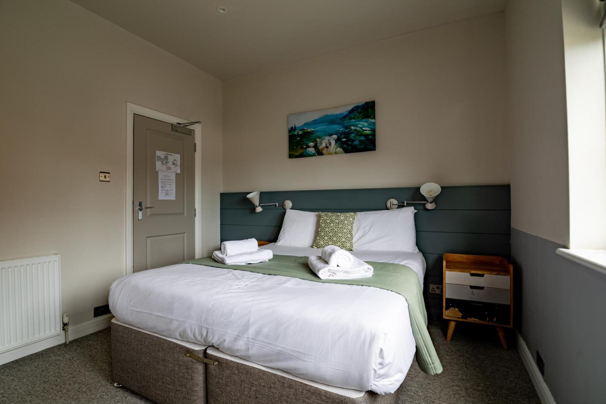 The Bay Hotel เพเว็นซีย์ ภายนอก รูปภาพ