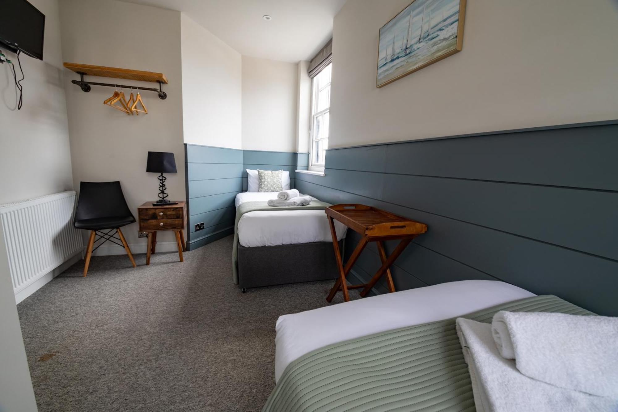 The Bay Hotel เพเว็นซีย์ ภายนอก รูปภาพ