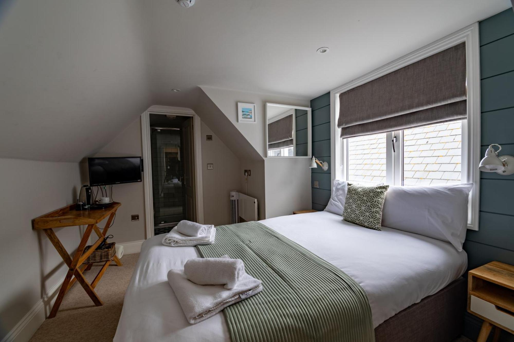 The Bay Hotel เพเว็นซีย์ ภายนอก รูปภาพ