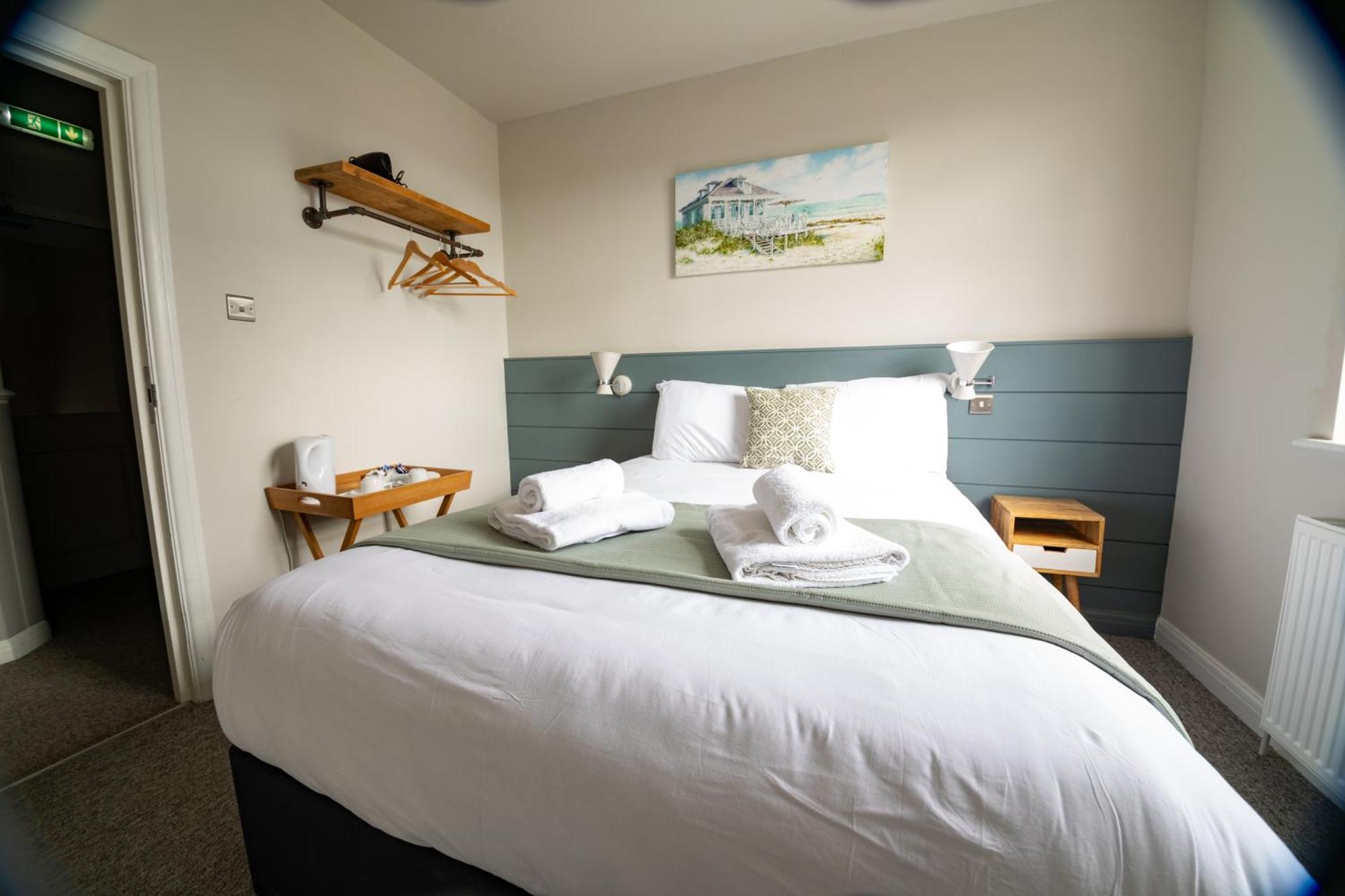The Bay Hotel เพเว็นซีย์ ภายนอก รูปภาพ