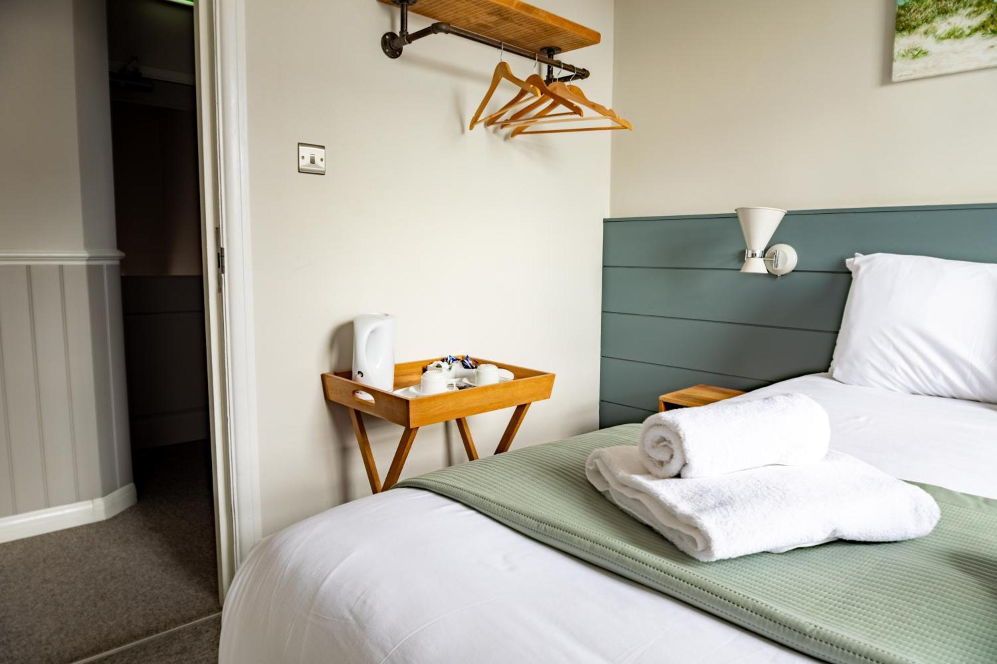 The Bay Hotel เพเว็นซีย์ ภายนอก รูปภาพ